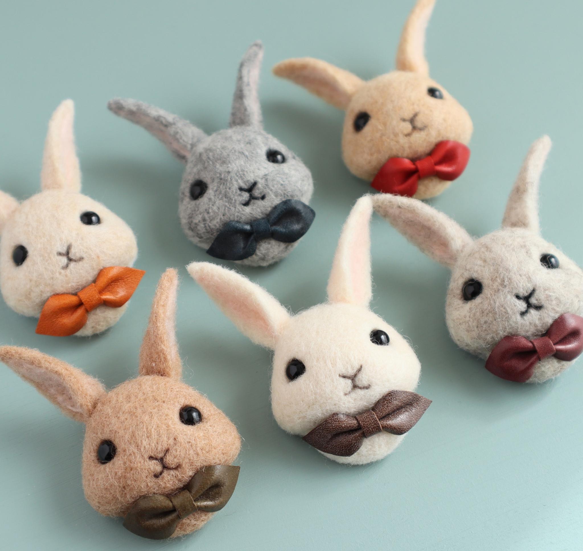 羊毛フェルトブローチ　ウサギ（フェイス）グレー | 5枚目