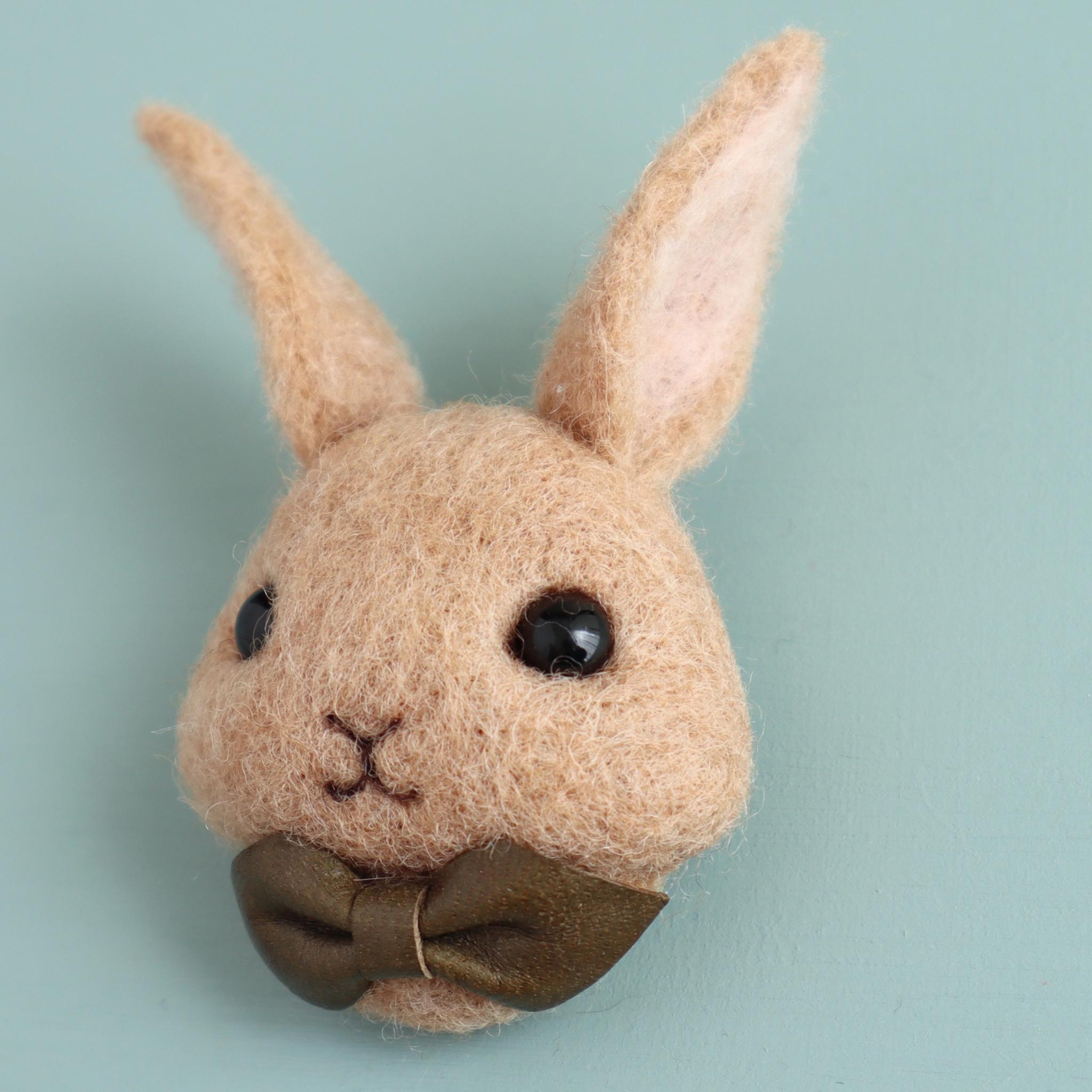 羊毛フェルトブローチ　ウサギ（フェイス）ブラウン | 2枚目